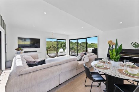 Photo of property in Tapuae, 26 Washer Road, Omata, New Plymouth, 4374