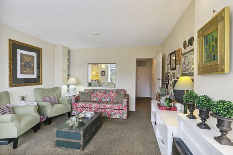 Photo of property in Jerningham Apartments, 20 Oriental Terrace, Oriental Bay, Wellington, 6011