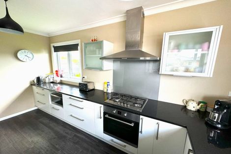 Photo of property in 14 Austin Place, Awapuni, Palmerston North, 4412