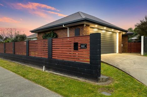Photo of property in 2/44 Kathleen Crescent, Hornby, Christchurch, 8042