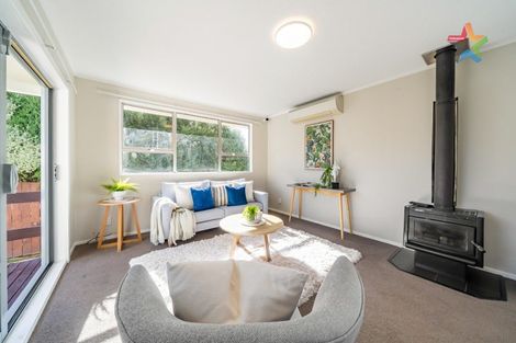Photo of property in 127 Holborn Drive, Stokes Valley, Lower Hutt, 5019