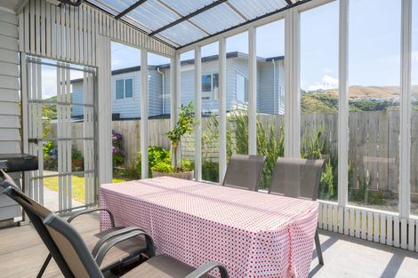 Photo of property in 5 Crompton Avenue, Churton Park, Wellington, 6037
