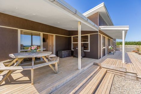 Photo of property in 77 Anglers Avenue, Warea, New Plymouth, 4381