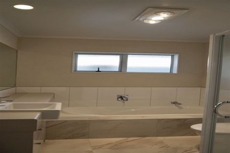 Photo of property in 100 Flat Bush School Road, Flat Bush, Auckland, 2019