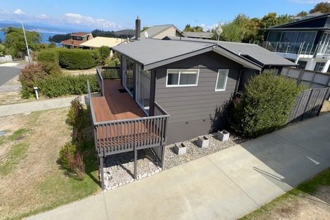 Photo of property in 2/12 Isobel Street, Acacia Bay, Taupo, 3330