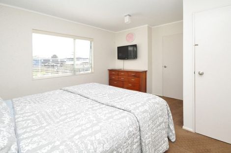 Photo of property in 6/351 West Coast Road, Glen Eden, Auckland, 0602