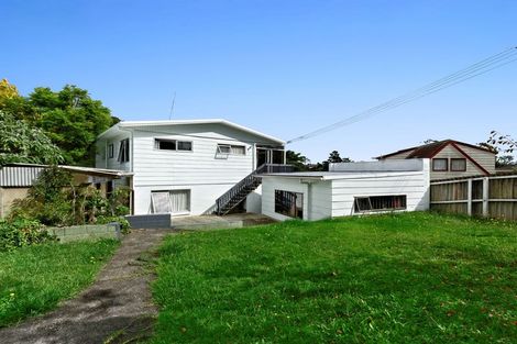 Photo of property in 112 Vodanovich Road, Te Atatu South, Auckland, 0610