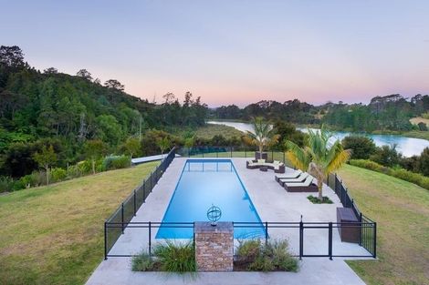 Photo of property in 249b Paremoremo Road, Lucas Heights, Auckland, 0632