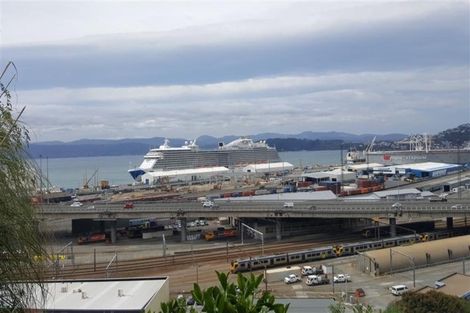 Photo of property in 12 Grosvenor Terrace, Thorndon, Wellington, 6011