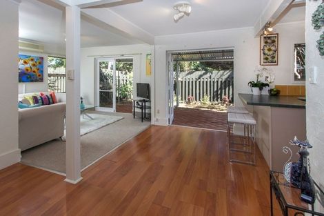 Photo of property in 1/104 Pakuranga Road, Pakuranga, Auckland, 2010