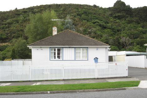 Photo of property in 19 Wilkie Crescent, Naenae, Lower Hutt, 5011