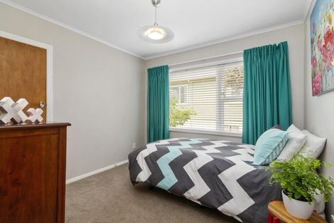 Photo of property in 76 Redwood Avenue, Tawa, Wellington, 5028