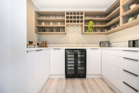 Photo of property in 10 Kanzan Grove, Feilding, 4702