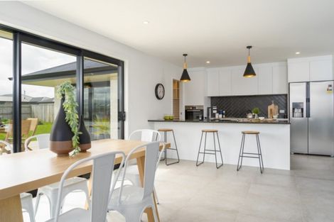 Photo of property in 6 Warrington Court, Carterton, 5713