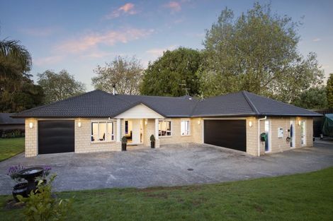 Photo of property in 24 Glencairn Place, Buckland, Pukekohe, 2677