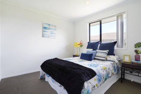 Photo of property in 74 Pitt Avenue, Clendon Park, Auckland, 2103