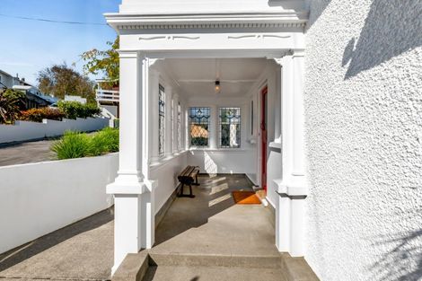 Photo of property in 6 Ridge Lane, New Plymouth, 4310