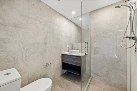 Photo of property in Proximity Apartment Hotel, 906/172 Thorndon Quay, Pipitea, Wellington, 6011