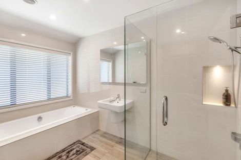 Photo of property in 27 Foresters Crescent, Parklands, Christchurch, 8083