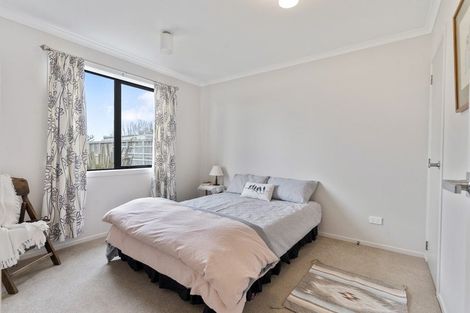 Photo of property in 42 Feist Street, Carterton, 5713