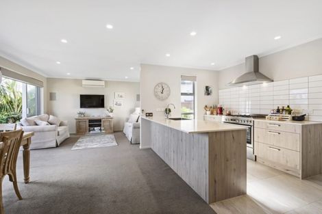 Photo of property in 12 Arbors Track, Silverdale, 0932