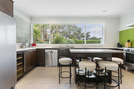 Photo of property in 20 Marine Parade, Mellons Bay, Auckland, 2014