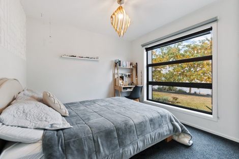 Photo of property in 77 Stratford Drive, Mount Pisa, Cromwell, 9383