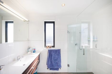 Photo of property in 27 Ruapehu Drive, Fitzherbert, Palmerston North, 4410