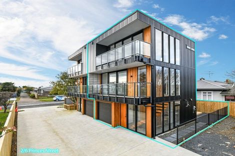 Photo of property in 2/6 Princes Street, Northcote Point, Auckland, 0627