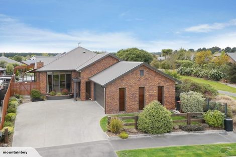 Photo of property in 36 Titirangi Crescent, Parklands, Christchurch, 8083