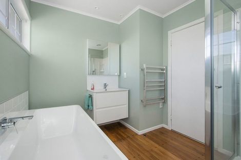 Photo of property in 12 Carisbrooke Street, Katikati, 3129