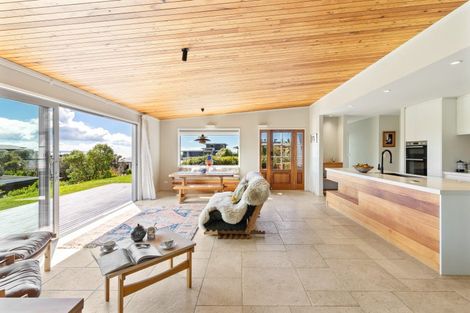 Photo of property in 19 Sandridge Terrace, Pohara, Takaka, 7183