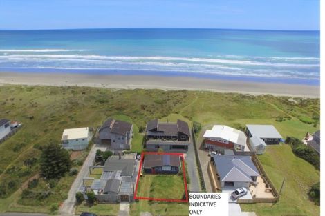 Photo of property in 20 Marine Parade South, Foxton Beach, Foxton, 4815