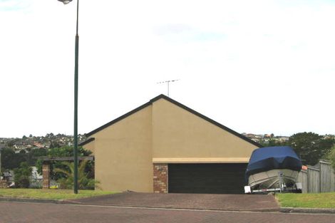 Photo of property in 22 Bluebird Crescent, Unsworth Heights, Auckland, 0632