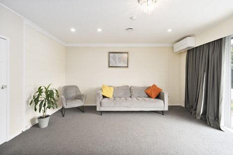 Photo of property in 2/27 Spence Road, Henderson, Auckland, 0612