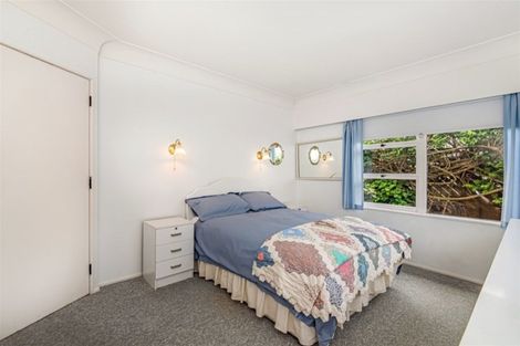 Photo of property in 9 Catalina Crescent, Forrest Hill, Auckland, 0620
