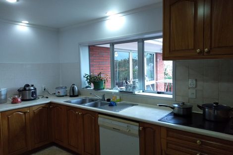 Photo of property in 17 Wilbur Place, Pakuranga Heights, Auckland, 2010
