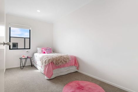 Photo of property in 6/15 Harbour View Road, Te Atatu Peninsula, Auckland, 0610