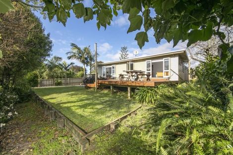 Photo of property in 2/118 Triangle Road, Massey, Auckland, 0614
