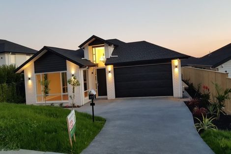 Photo of property in 17 Boocock Crescent, Orewa, 0931