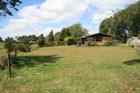 Photo of property in 556 Mangorei Road, Mangorei, New Plymouth, 4371