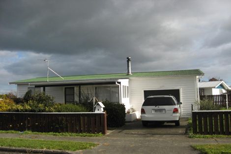 Photo of property in 1 Baillie Crescent, Carterton, 5713