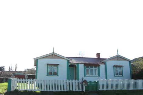 Photo of property in 30 Criterion Street, Bulls, 4818