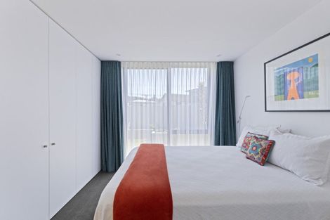 Photo of property in 5 Barrett Road, Spotswood, New Plymouth, 4310