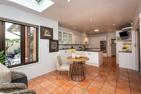 Photo of property in 22 Helmores Lane, Merivale, Christchurch, 8014