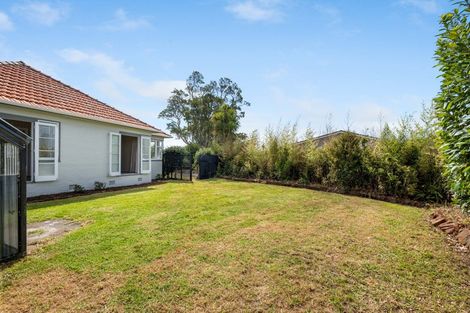 Photo of property in 4 Holford Street, Westown, New Plymouth, 4310