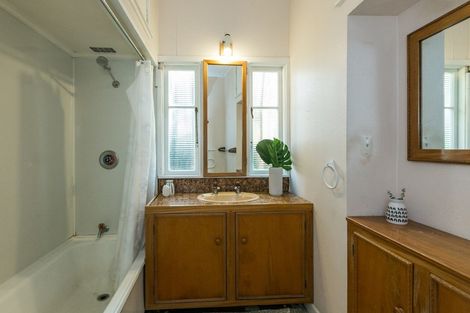 Photo of property in 19 Coleman Terrace, Hospital Hill, Napier, 4110