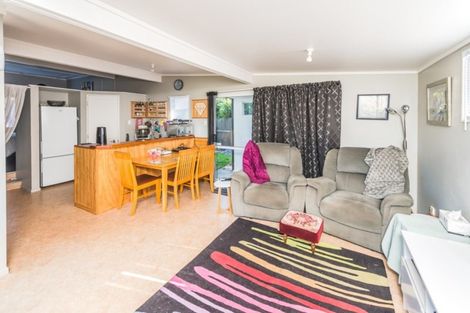 Photo of property in 1 Kamahi Street, Castlecliff, Whanganui, 4501