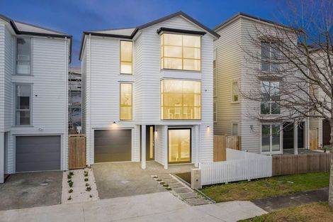 Photo of property in 24 Stephen Avenue, Henderson, Auckland, 0610