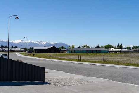 Photo of property in 2 Canal Place, Twizel, 7901